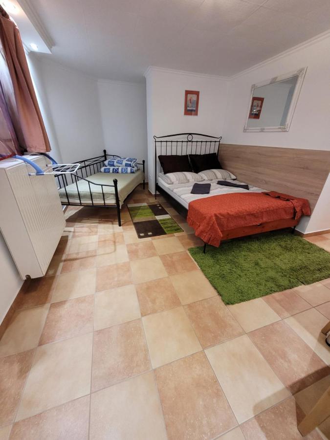 Zoe Apartman Siófok Buitenkant foto