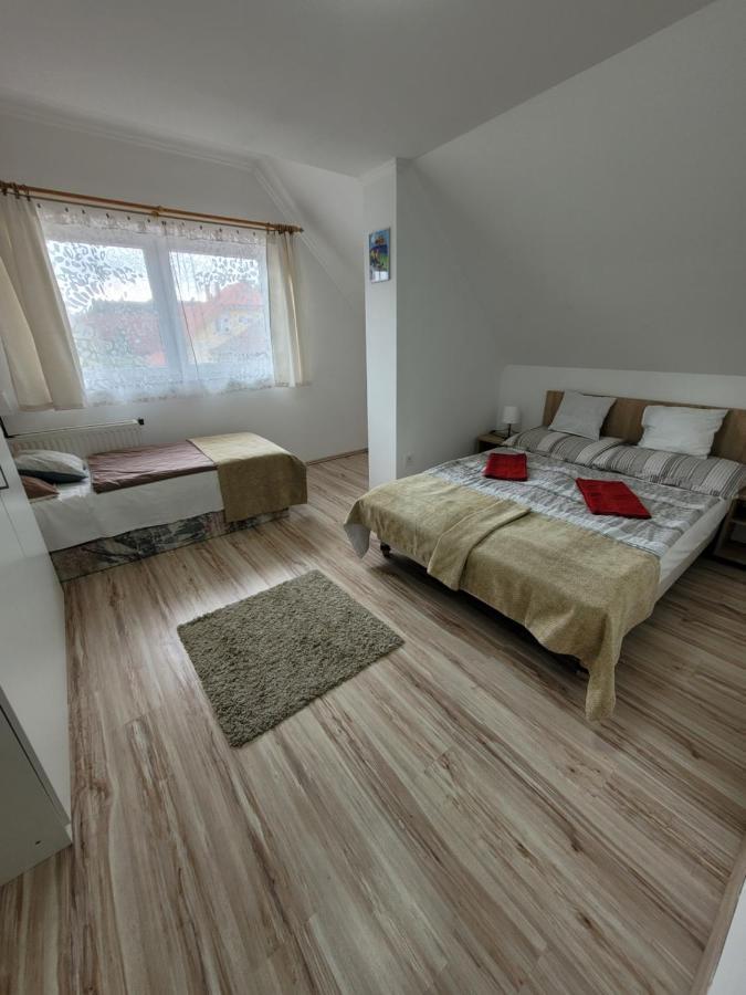 Zoe Apartman Siófok Buitenkant foto